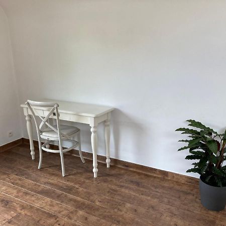 Rustig Appartement In Het Groen Met Terras Kontich المظهر الخارجي الصورة
