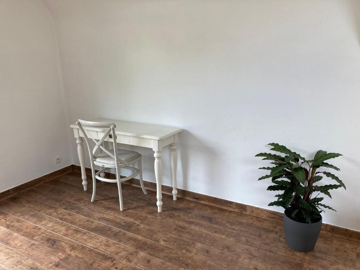 Rustig Appartement In Het Groen Met Terras Kontich المظهر الخارجي الصورة